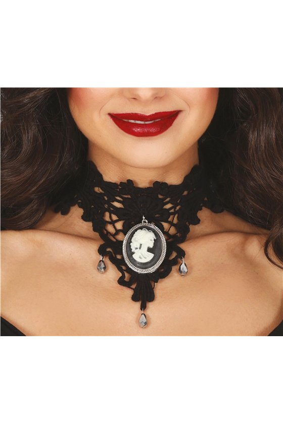 EMBROIDERED CHOKER WITH BUST MEDALLION 
