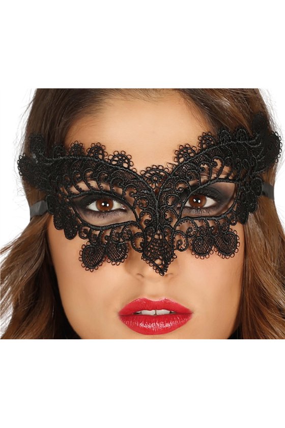 EMBROIDERED BLACK MASK